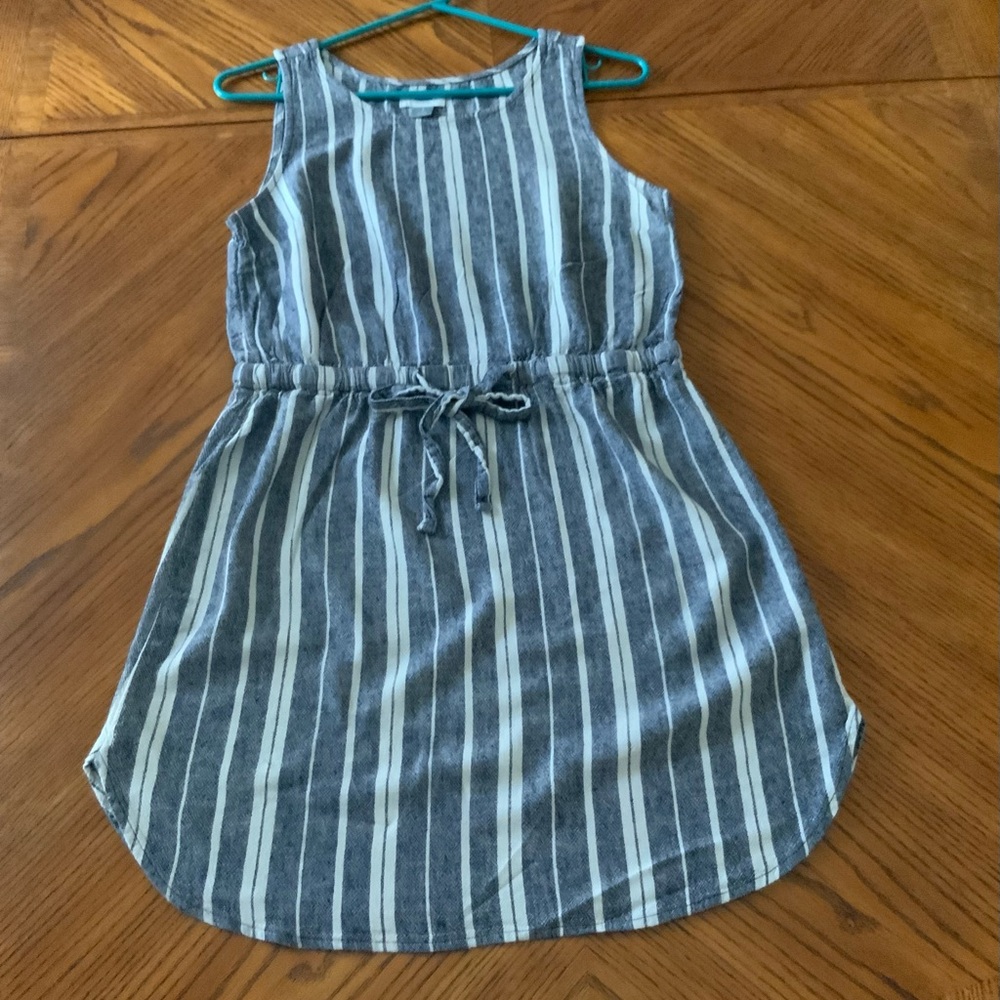 Old Navy blue/white sleeveless summer dress